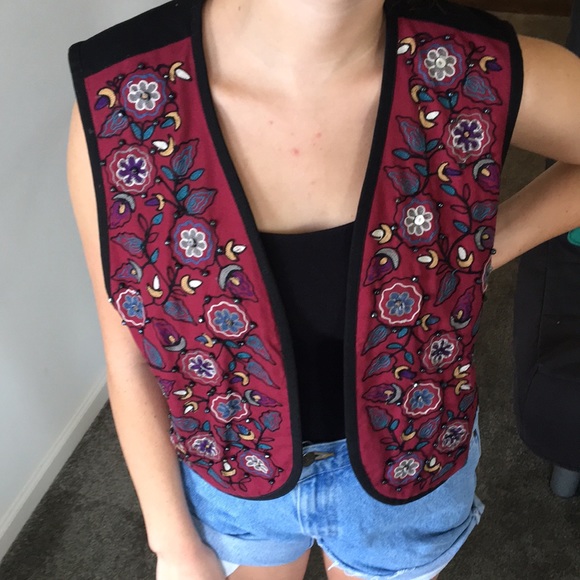 Floral beaded vest - Picture 1 of 4